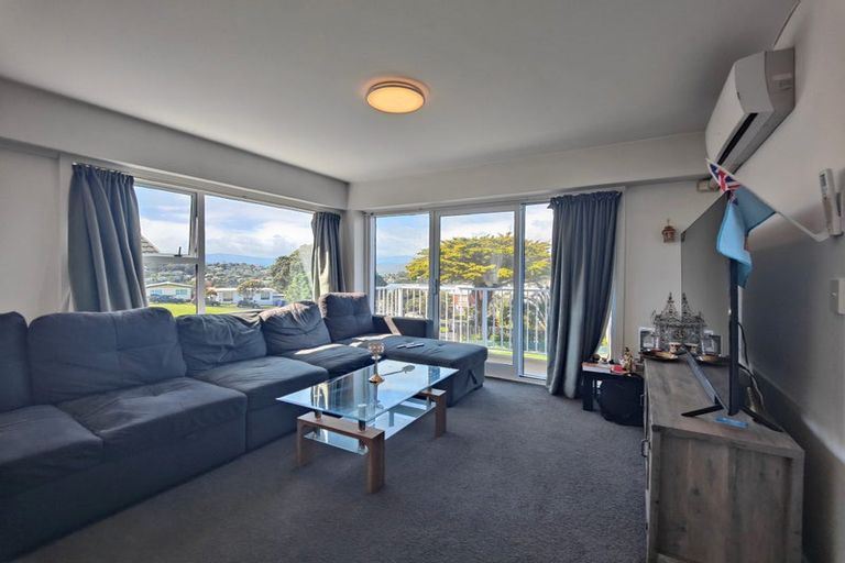 Photo of property in 2/32 Akaroa Drive, Maupuia, Wellington, 6022