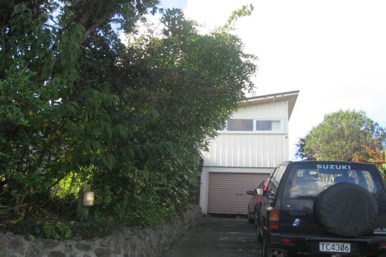 Photo of property in 8 Martin Grove, Normandale, Lower Hutt, 5010