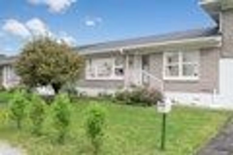 Photo of property in 2/771 Beach Road, Browns Bay, Auckland, 0630