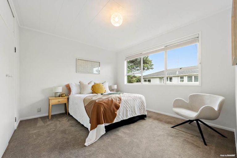 Photo of property in 17 Taioma Crescent, Te Atatu Peninsula, Auckland, 0610