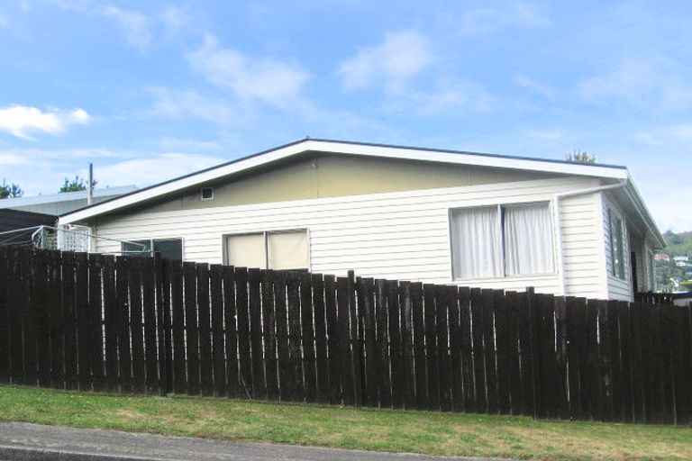 Photo of property in 2 Downing Street, Crofton Downs, Wellington, 6035