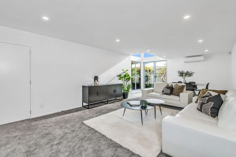 Photo of property in 4/1010 Colombo Street, St Albans, Christchurch, 8014