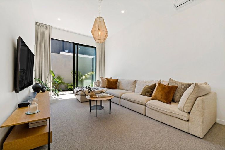 Photo of property in 26 Ngaiwi Street, Orakei, Auckland, 1071