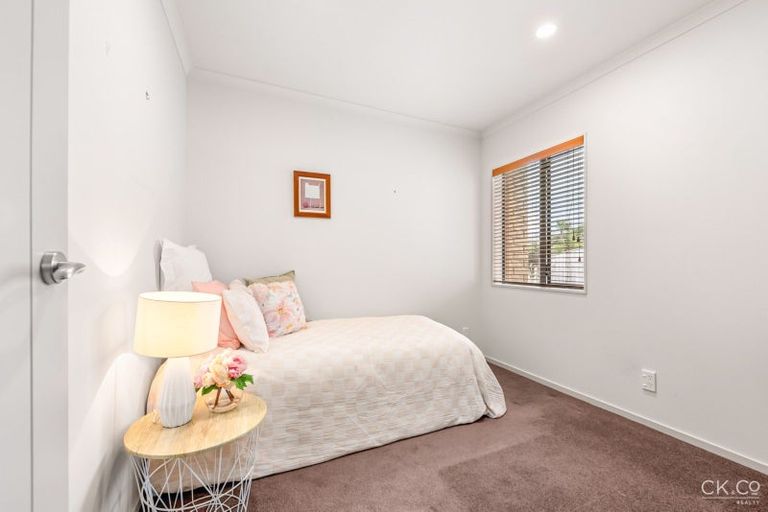 Photo of property in 20 Garrett Place, Riverstone Terraces, Upper Hutt, 5018