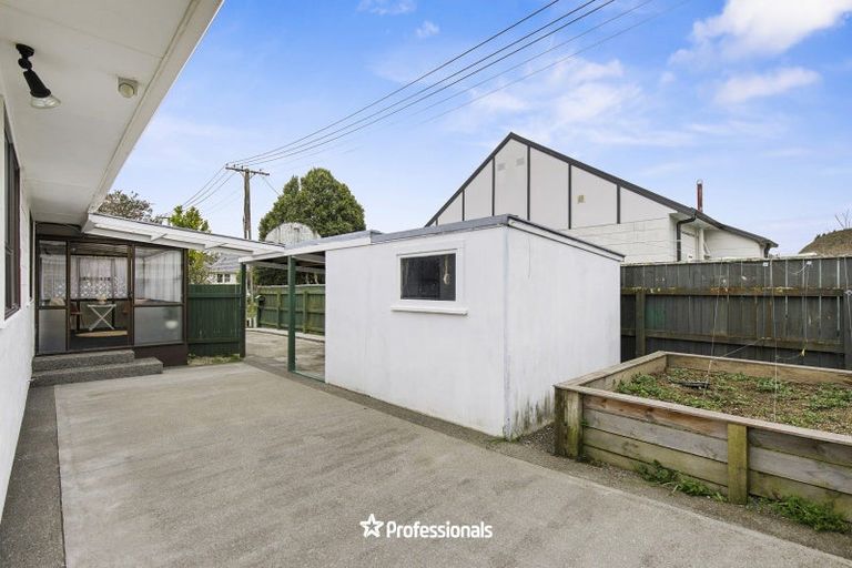 Photo of property in 52 Sladden Street, Naenae, Lower Hutt, 5011