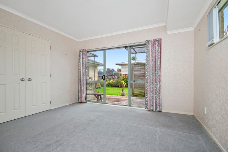 Photo of property in 13b Howden Street, Waiuku, 2123