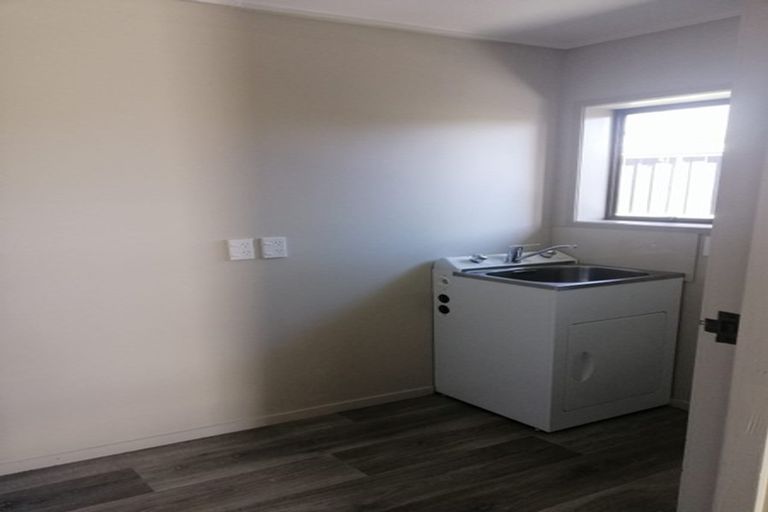 Photo of property in 2/7 Kathleen Place, Rainbow Point, Taupo, 3330