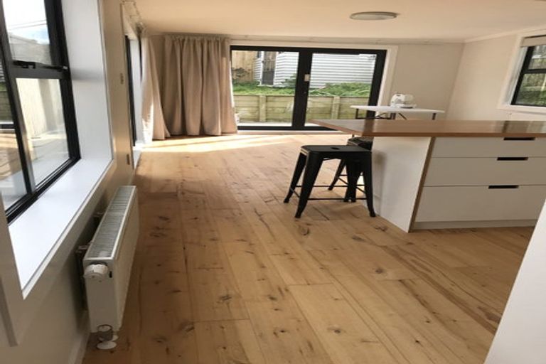 Photo of property in 7 Milton Street, Berhampore, Wellington, 6023