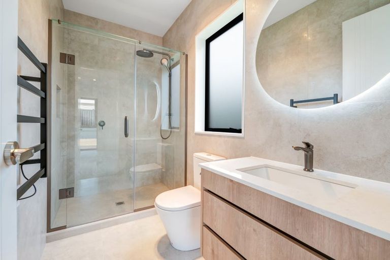 Photo of property in 12 Kanono Way, Helensville, 0800