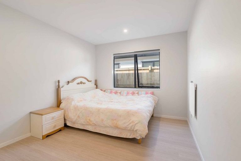 Photo of property in 3 Silver Beech Street, Takanini, 2110