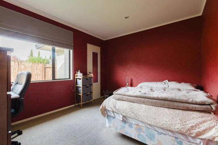 Photo of property in 15 Aspen Way, Kelvin Grove, Palmerston North, 4414