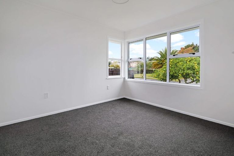 Photo of property in 5 Minifie Avenue, Melville, Hamilton, 3206