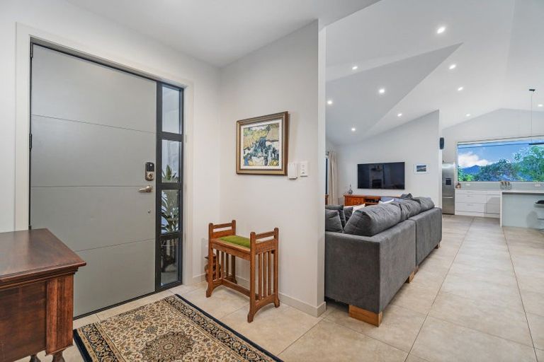 Photo of property in 1 Topping Place, Whitianga, 3510