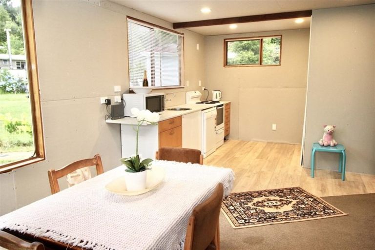 Photo of property in 6 Oxford Road, Lake Rotoma, Rotorua, 3074