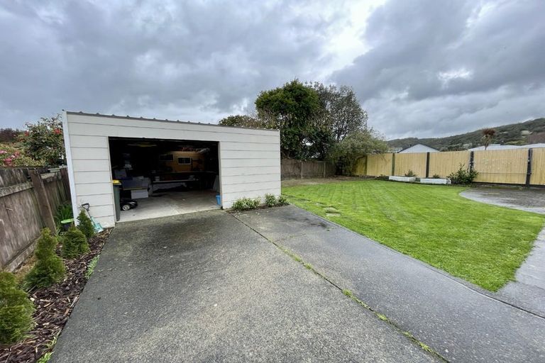 Photo of property in 53 Parkway, Wainuiomata, Lower Hutt, 5014