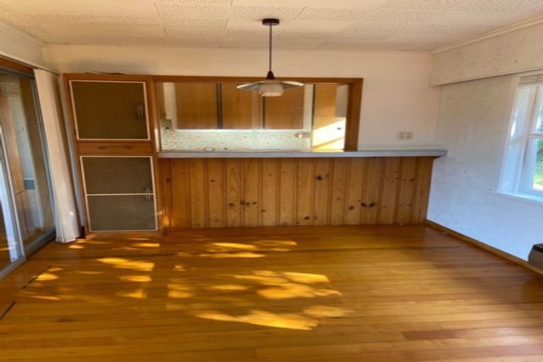 Photo of property in 21 Montana Avenue, Murrays Bay, Auckland, 0630