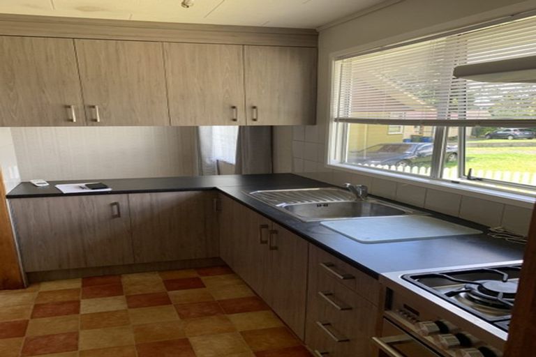 Photo of property in 22 Penfold Place, Henderson, Auckland, 0610