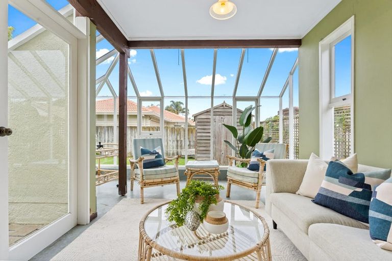 Photo of property in 1/108 Forrest Hill Road, Forrest Hill, Auckland, 0620