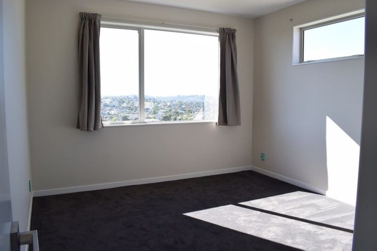 Photo of property in 517 East Coast Road, Murrays Bay, Auckland, 0630