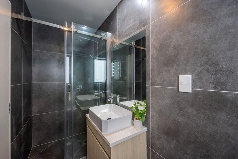 Photo of property in 49b Golf Road, New Lynn, Auckland, 0600