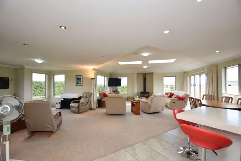 Photo of property in 3 Court Of Ascot, Seaward Bush, Invercargill, 9812