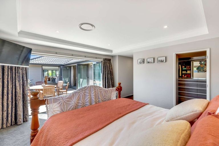 Photo of property in 27 Foresters Crescent, Parklands, Christchurch, 8083