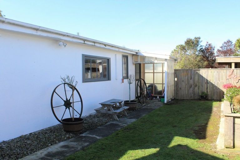 Photo of property in 18 Carlson Street, Dannevirke, 4930