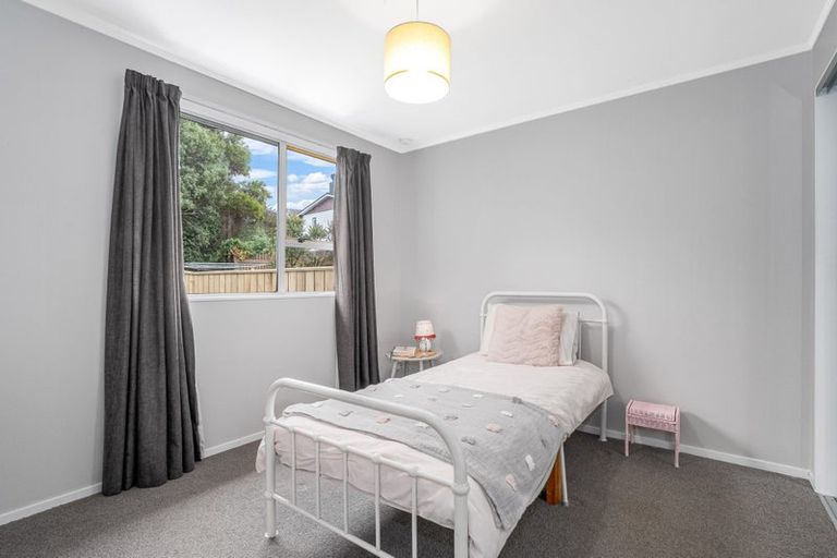 Photo of property in 12 Halyard Place, Whitby, Porirua, 5024