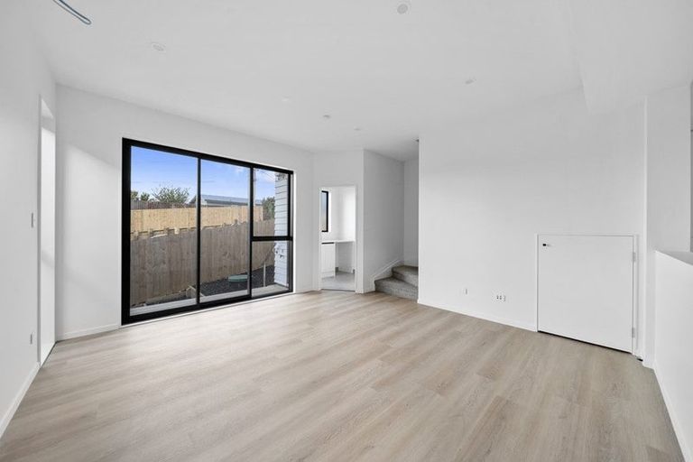 Photo of property in 7/17 Sunnyfield Crescent, Glenfield, Auckland, 0629
