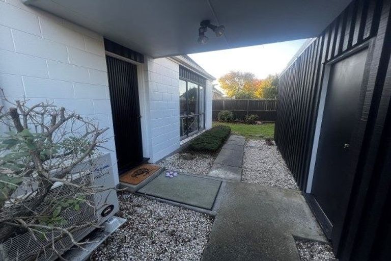 Photo of property in 43n Waimairi Road, Upper Riccarton, Christchurch, 8041