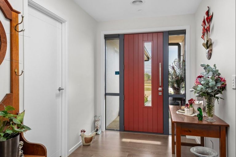 Photo of property in 57 Golden Road, Springvale, Alexandra, 9393