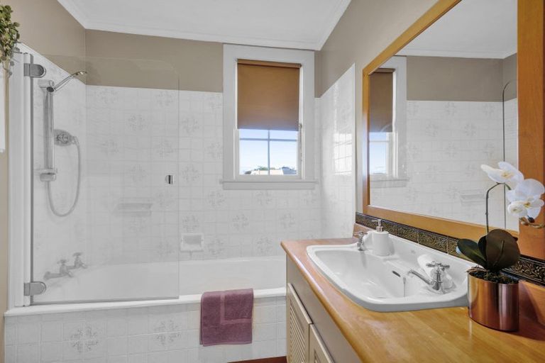 Photo of property in 91 Belt Road, New Plymouth, 4310