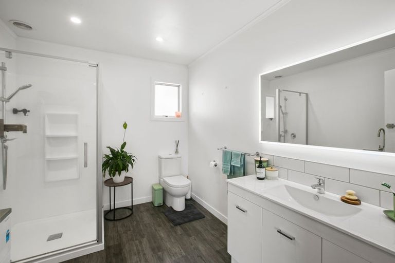 Photo of property in 76b Eliot Street, New Plymouth, 4310