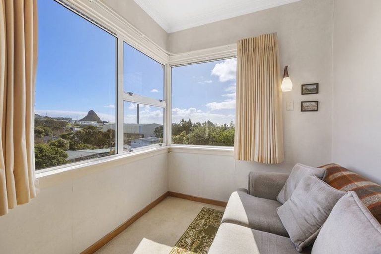 Photo of property in 22 Bayly Road, Moturoa, New Plymouth, 4310