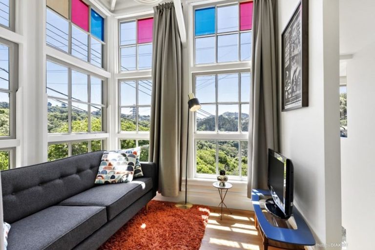 Photo of property in 77 Durham Street, Brooklyn, Wellington, 6021