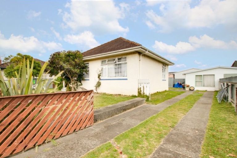 Photo of property in 144 Carlyle Street, Napier South, Napier, 4110