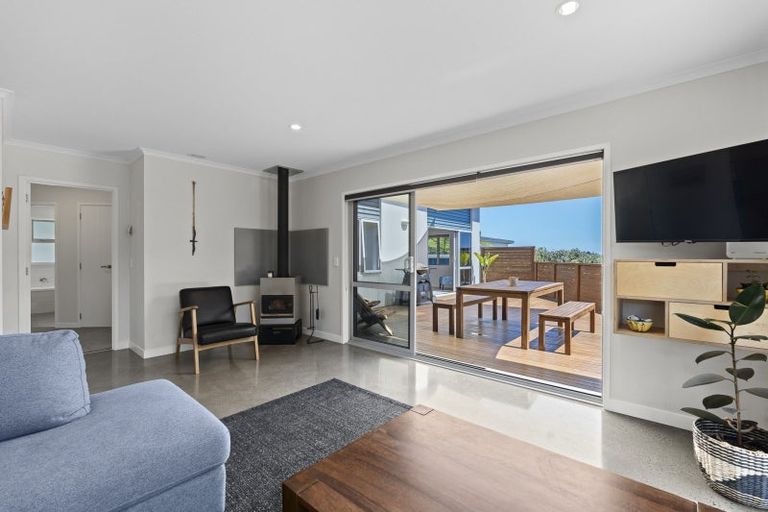 Photo of property in 5d Tui Grove, Oakura, 4314