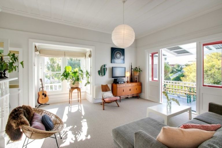 Photo of property in 13 Colenso Avenue, Hospital Hill, Napier, 4110