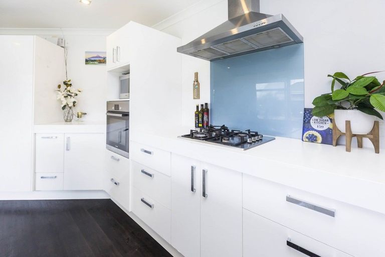 Photo of property in 4 Citrine Grove, Timberlea, Upper Hutt, 5018