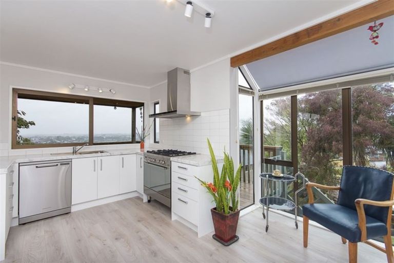 Photo of property in 6 Dunolly Place, Pukekohe, 2120