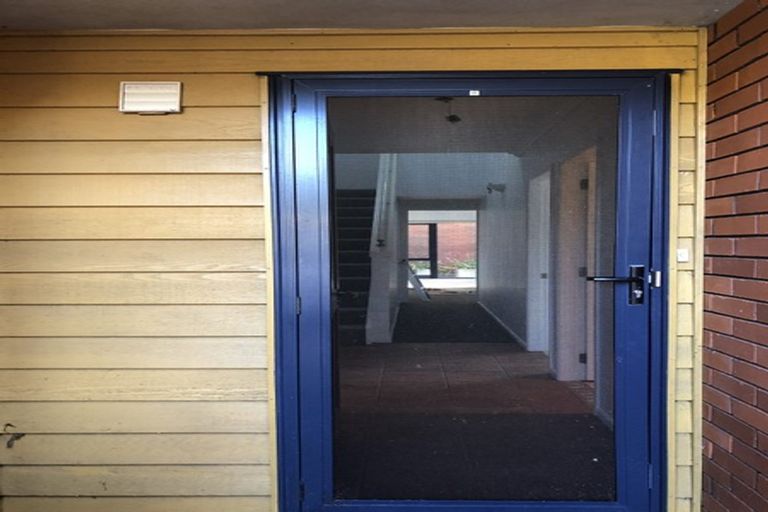 Photo of property in 18 Futuna Close, Karori, Wellington, 6012