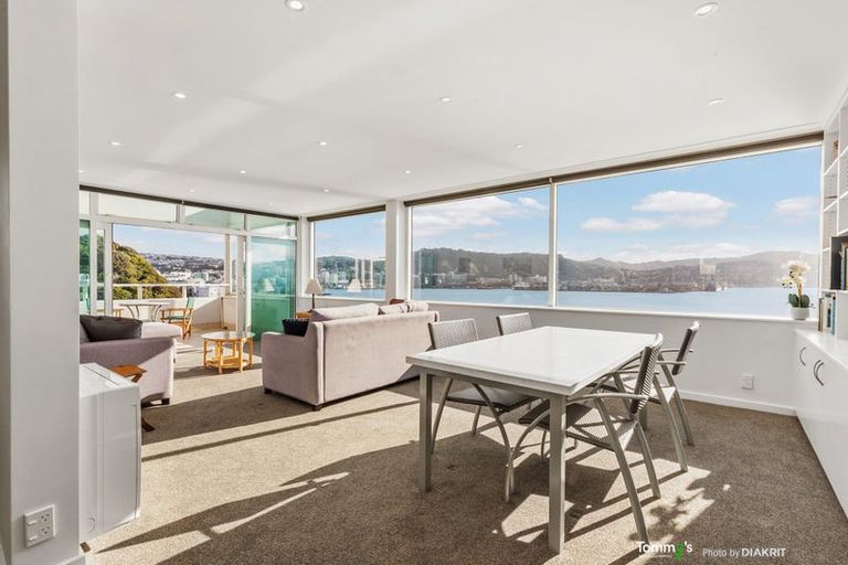 Photo of property in Oriana Apartments, 248 Oriental Parade, Oriental Bay, Wellington, 6011