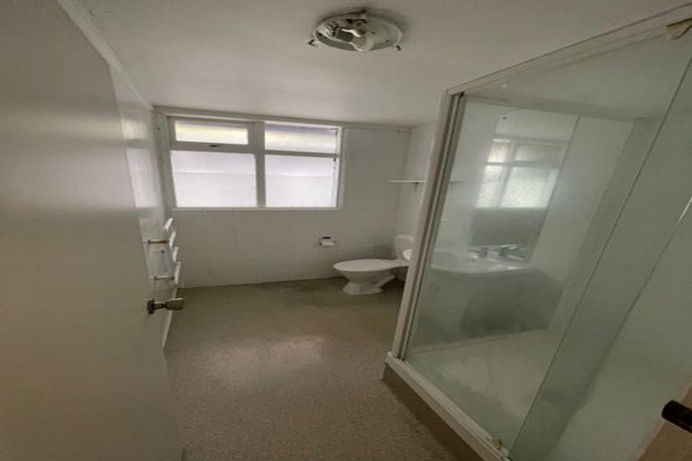 Photo of property in 32 James Street, Bayview, Auckland, 0629