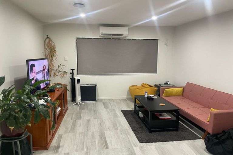 Photo of property in 142a Golf Road, Titirangi, Auckland, 0600