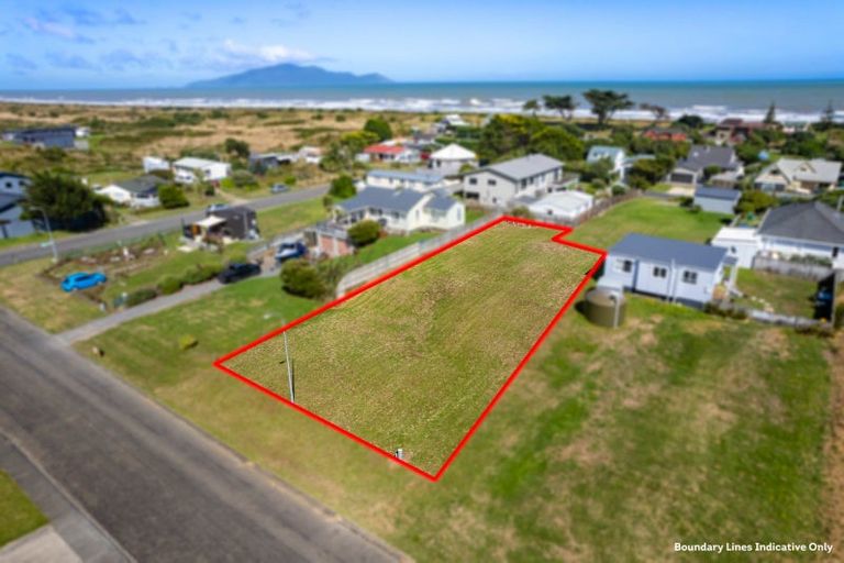 Photo of property in 65 Gawler Street, Te Horo Beach, Otaki, 5581