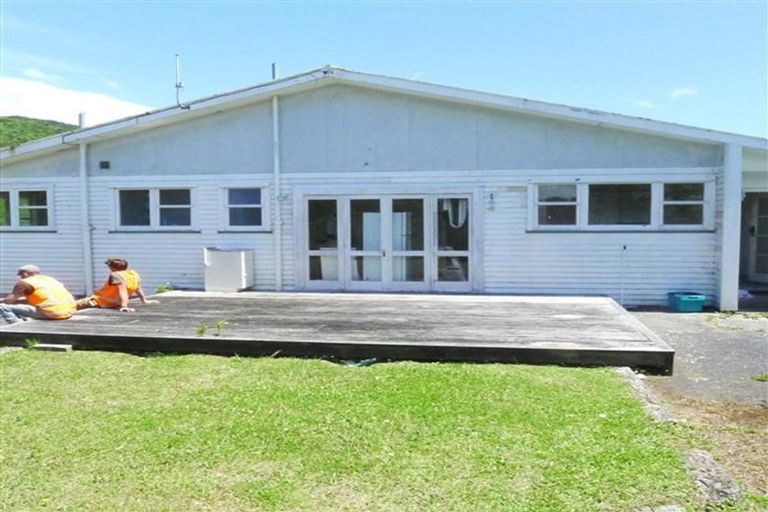 Photo of property in 41 Versailles Street, Karori, Wellington, 6012