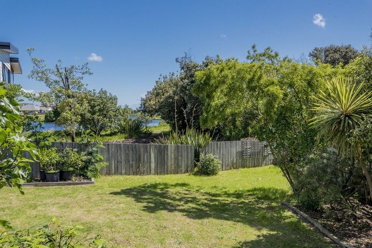 Photo of property in 4 Pio Pio Place, Waikanae Beach, Waikanae, 5036