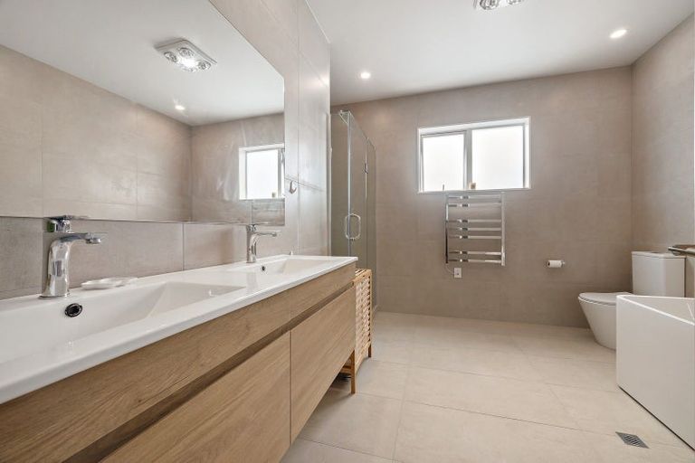 Photo of property in 35 Pacific Heights Road, Orewa, 0931