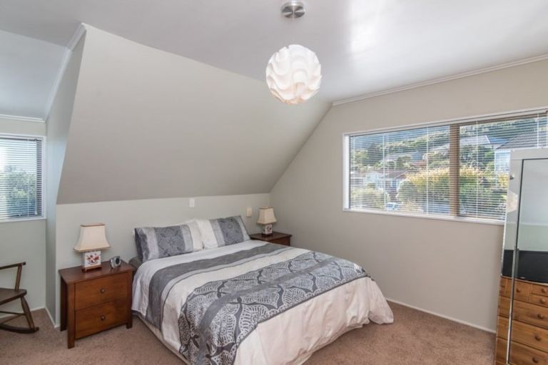 Photo of property in 14 Amokura Street, Waikanae, 5036