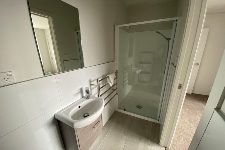 Photo of property in 6 Folkes Lane, New Lynn, Auckland, 0600